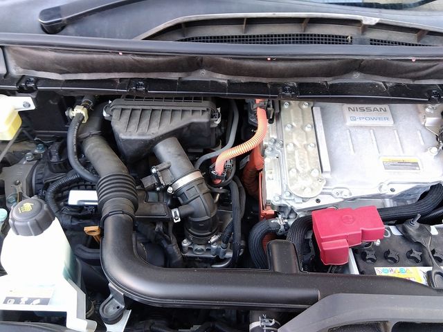 Nissan SERENA 2018-05 188503-29