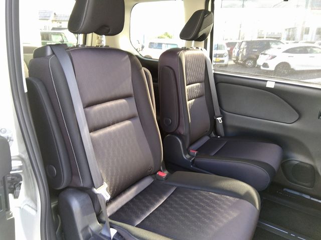 Nissan SERENA 2018-05 188503-16