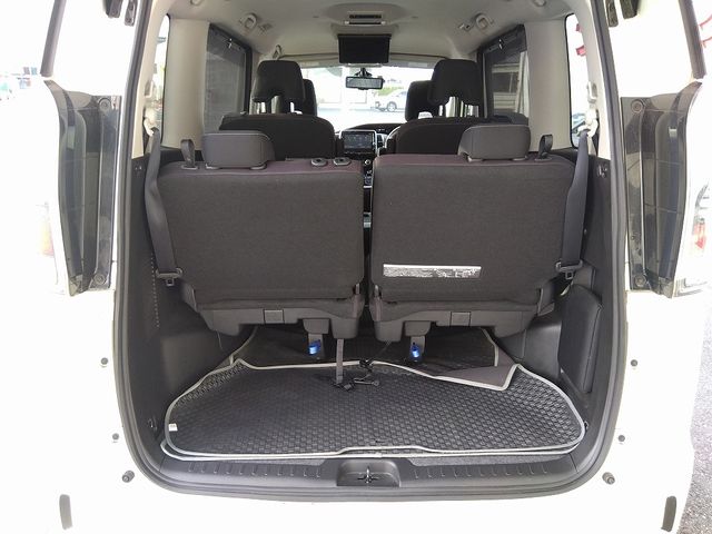 Nissan SERENA 2018-05 188503-17