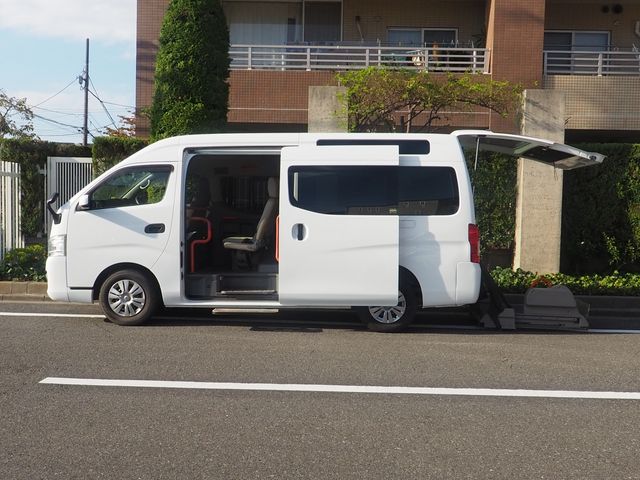 Nissan NV350 Caravan 2013-04 16334-22
