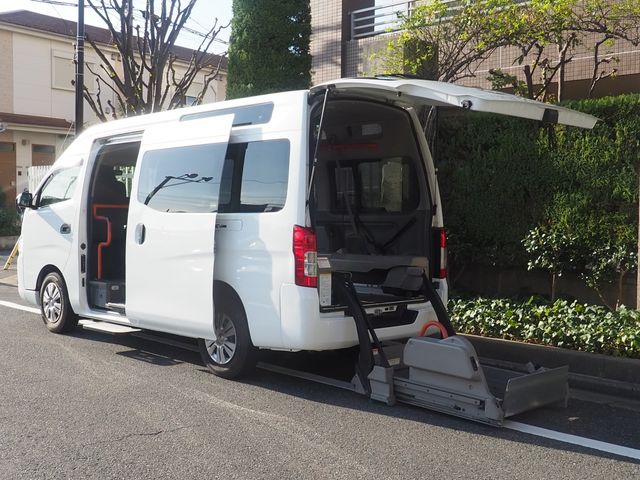 Nissan NV350 Caravan 2013-04 16334-0