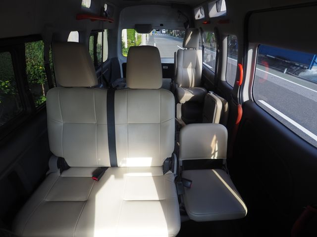 Nissan NV350 Caravan 2013-04 16334-14