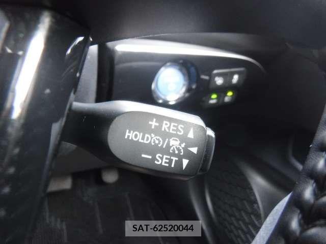 Toyota PRIUS 2017-09 378296-7