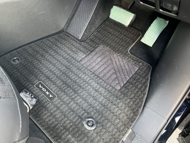 Toyota VOXY HYBRID 2023-03 181871-20