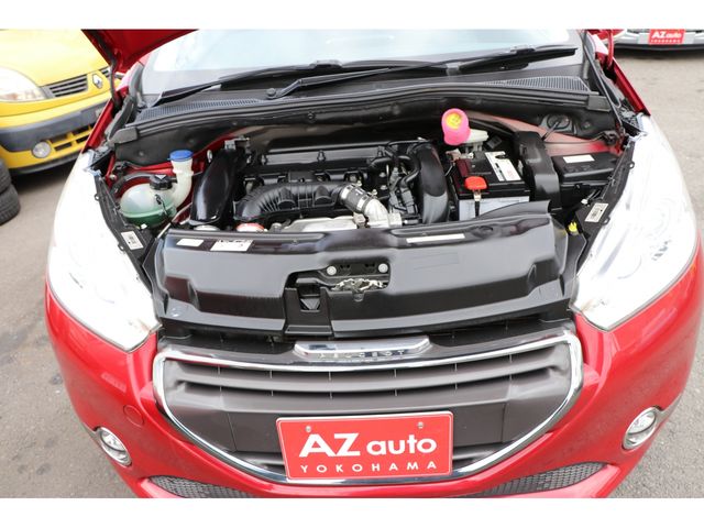 Peugeot 208 2013-03 5923-16