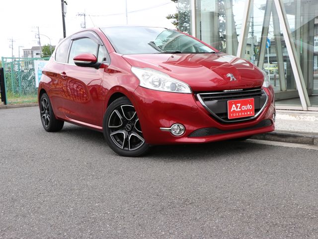 Peugeot 208 2013-03 5923-20