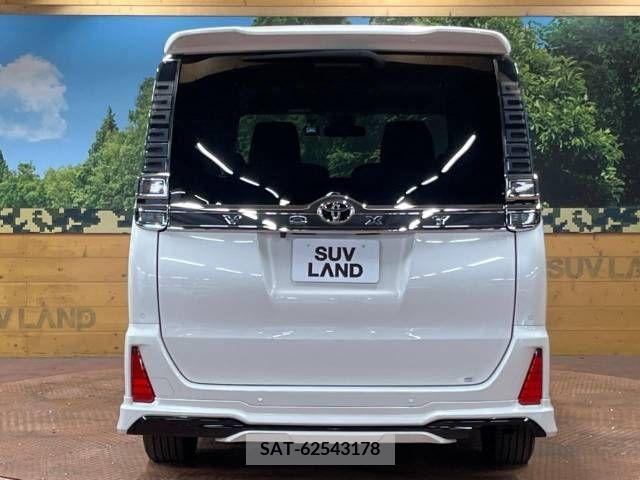 Toyota VOXY 2021-06 289961-16