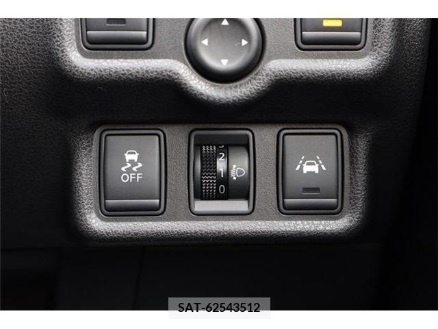 Nissan NOTE 2015-04 327866-7