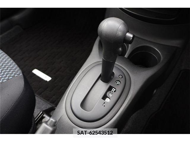 Nissan NOTE 2015-04 327866-5