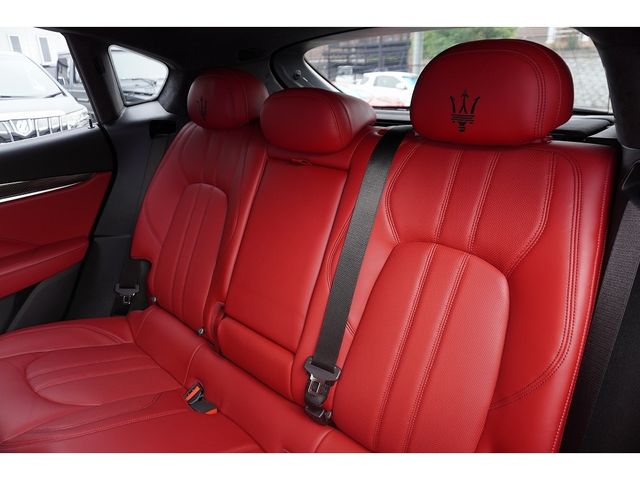 Maserati LEVANTE 2017-07 191603-16