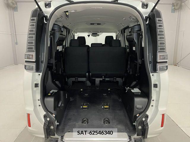 Toyota VOXY 2019-06 385251-13