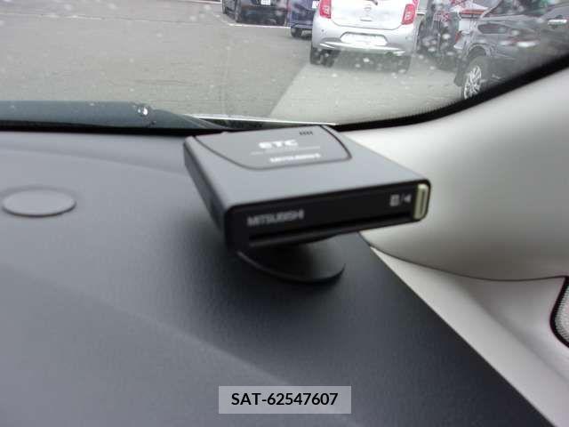Nissan NOTE 2018-01 376570-8