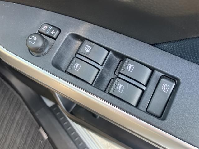 Toyota ROOMY 2022-01 26961-22