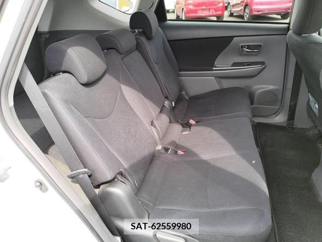 Toyota PRIUS ALPHA 2014-01 322196-23