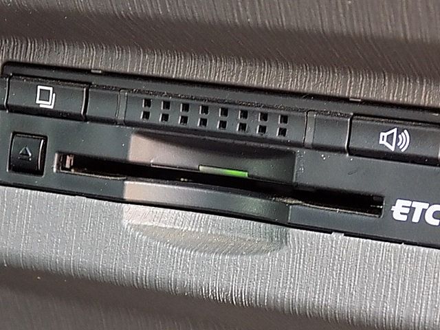 Toyota PRIUS ALPHA 2014-07 194109-18