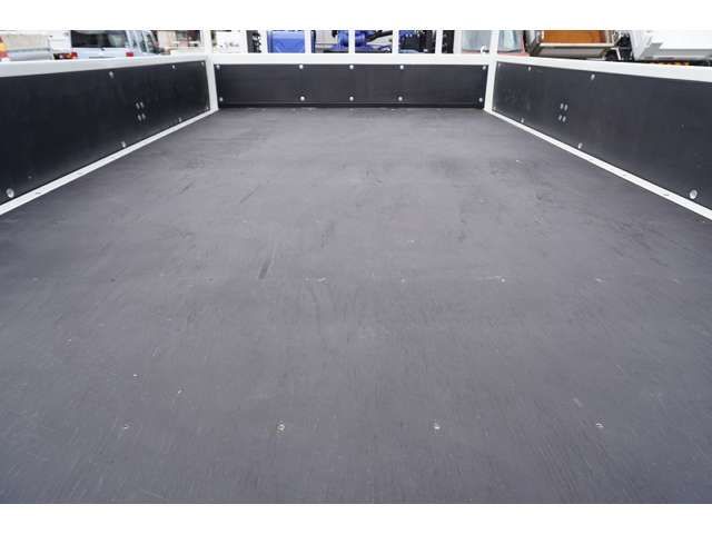 Mitsubishi CANTER 2023-03 14353-13