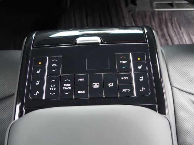 Toyota CROWN SEDAN 2021-02 21812-14