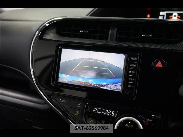Toyota AQUA 2017-09 261942-5