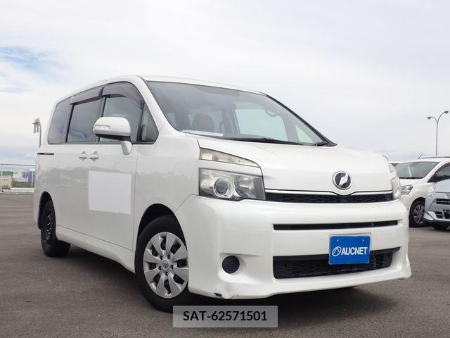Toyota VOXY 2013-07 380433-0