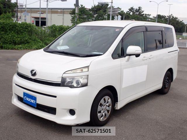 Toyota VOXY 2013-07 380433-6