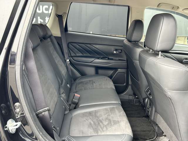 Mitsubishi OUTLANDER PHEV 2019-08 11024-13