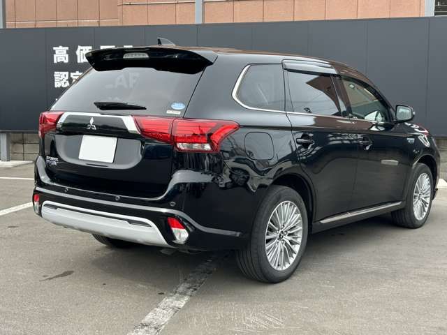 Mitsubishi OUTLANDER PHEV 2019-08 11024-16