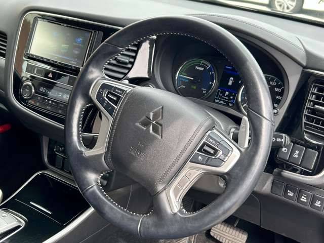 Mitsubishi OUTLANDER PHEV 2019-08 11024-9