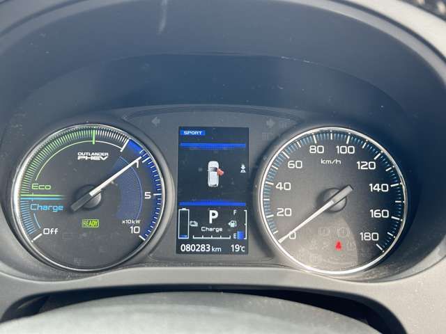 Mitsubishi OUTLANDER PHEV 2019-08 11024-5