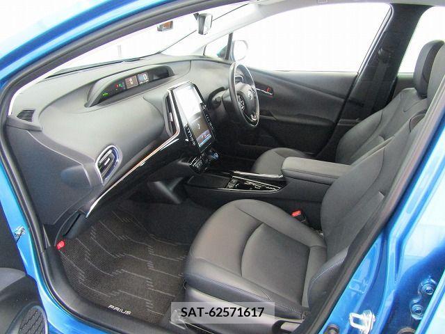 Toyota PRIUS 2019-03 281755-12