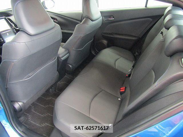 Toyota PRIUS 2019-03 281755-18