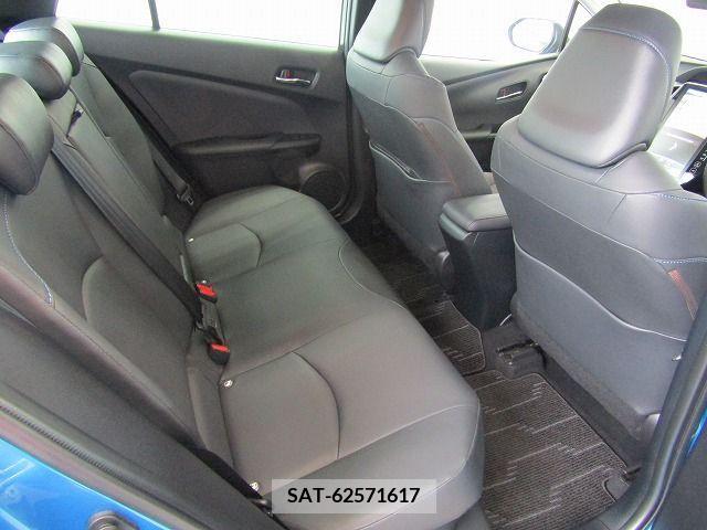 Toyota PRIUS 2019-03 281755-3