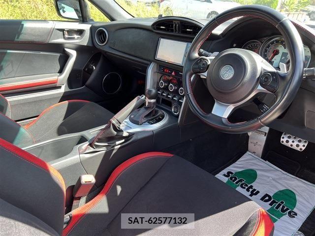 Toyota 86 2017-08 202751-11