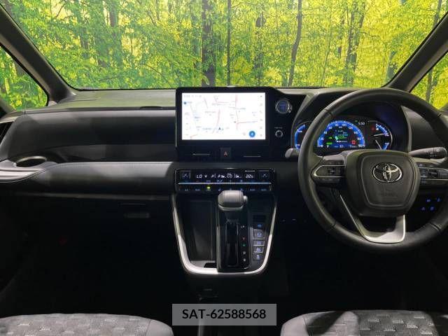 Toyota VOXY HYBRID 2022-10 341953-1