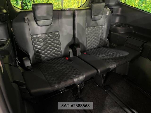 Toyota VOXY HYBRID 2022-10 341953-10