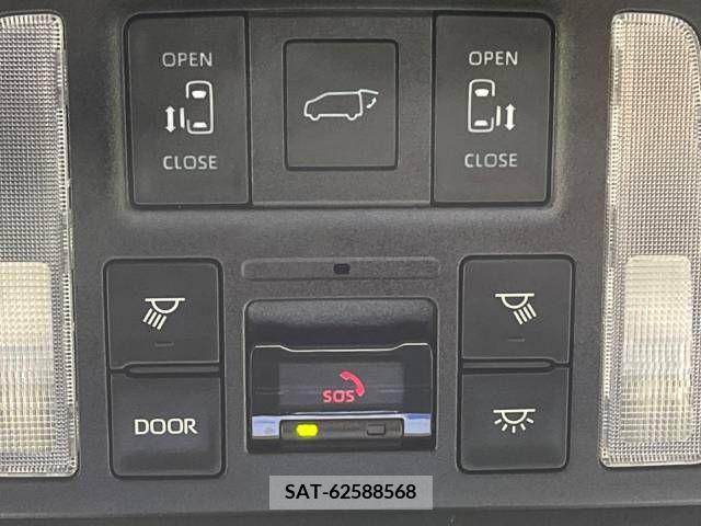 Toyota VOXY HYBRID 2022-10 341953-4