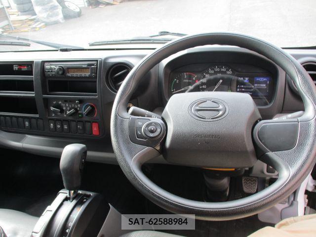Hino DUTRO 2020-10 200742-12