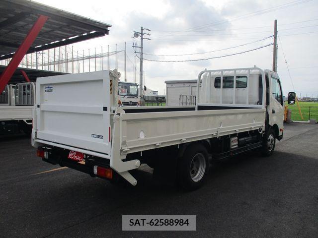 Hino DUTRO 2020-10 200742-2