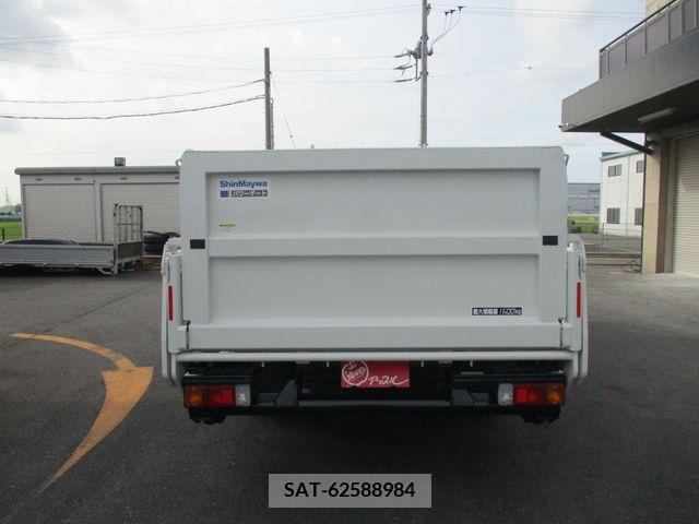 Hino DUTRO 2020-10 200742-4