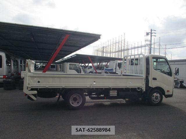 Hino DUTRO 2020-10 200742-6