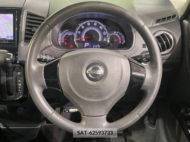 Nissan ROOX 2011-05 276189-13