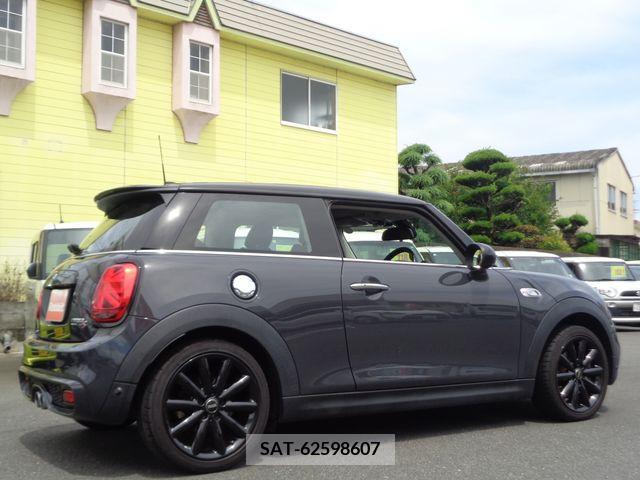 Bmw MINI 2018-09 381858-8