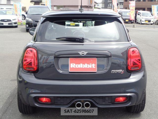 Bmw MINI 2018-09 381858-5