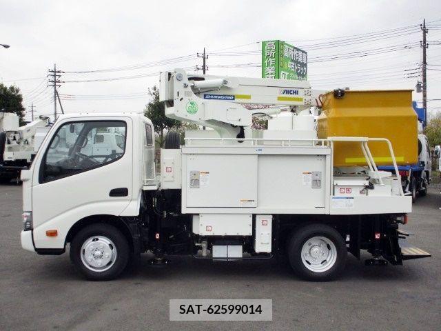 Hino DUTRO 2017-12 200486-3