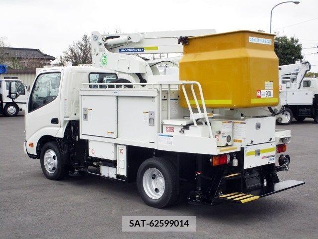 Hino DUTRO 2017-12 200486-4