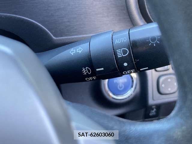 Toyota AQUA 2014-08 208736-8