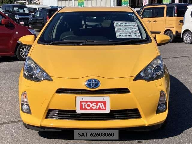 Toyota AQUA 2014-08 208736-18