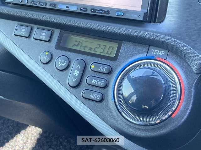 Toyota AQUA 2014-08 208736-4