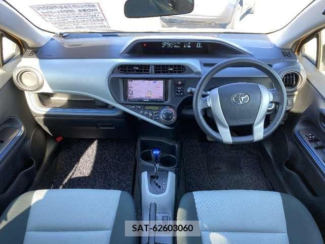 Toyota AQUA 2014-08 208736-2