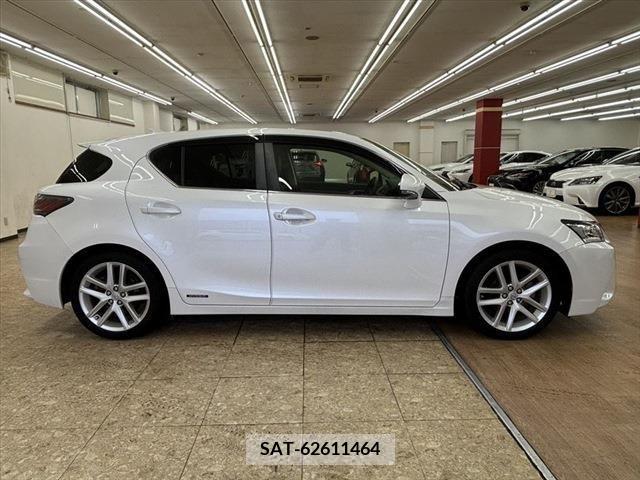 Lexus CT 2014-06 334289-14