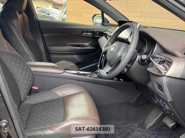 Toyota C-HR 2018-05 265463-9